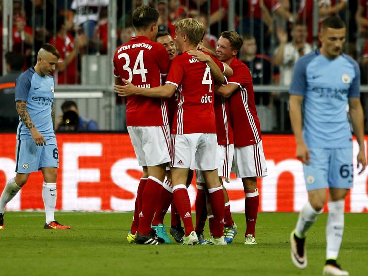 Erdal Oeztuerk Menangkan Bayern Atas City