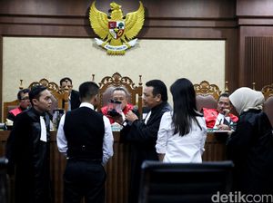 Hakim Beri Jaksa PR Apakah Jessica Taruh Sianida karena Pengaruh Alkohol