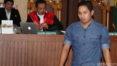 Bartender Kafe Olivier Bersaksi untuk Jessica