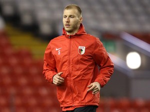 Klavan Mulai Terbiasa dengan Gaya Main Liverpool