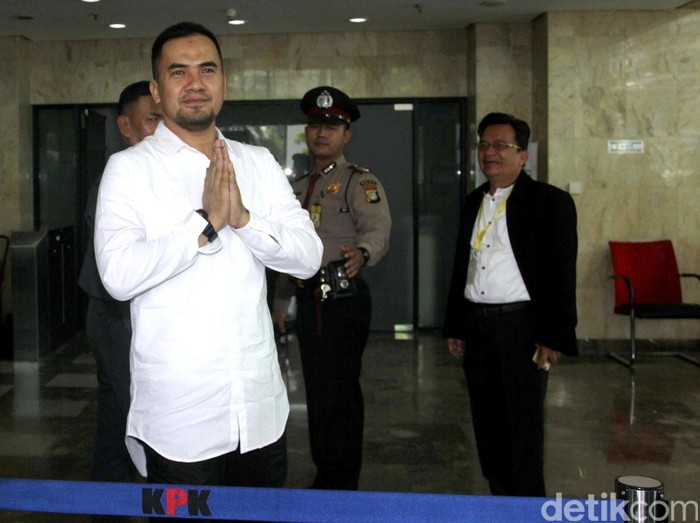 Penyidik KPK kembali memeriksa Saipul Jamil. KPK ingin mendalami asal muasal uang suap yang diberikan ke Panitera Pengganti PN Jakut Rohadi untuk mengatur vonis Saipul.