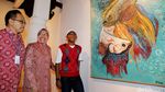 Risma Buka Pameran Lukisan di Jakarta