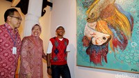 Ada 30 lukisan karya anak-anak itu yang dipamerkan. Lukisan mereka beraneka macam aliran.