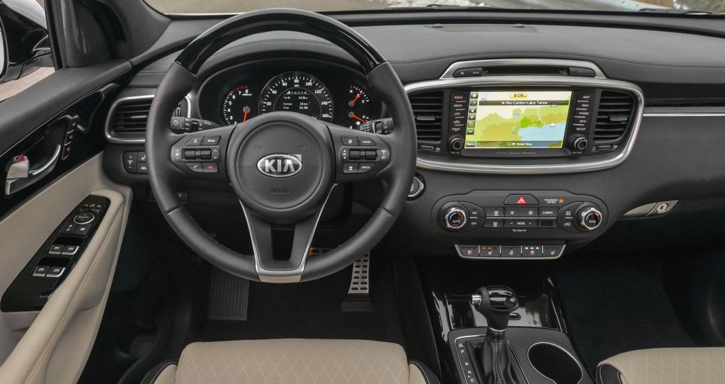 Kia Gunakan Software Apple CarPlay dan Android