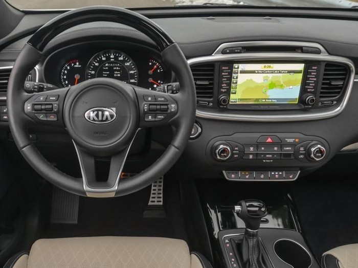 KIA Gunakan Software Apple CarPlay dan Android Auto