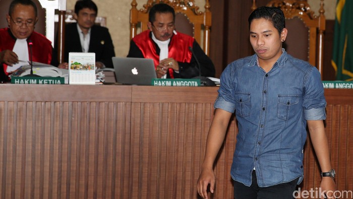 Cerita Bartender Soal Sedotan Minuman Mirna yang Hilang