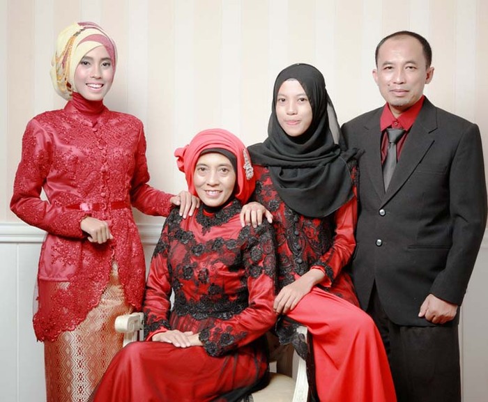 Bapak dan 2 Anaknya Diterima Kuliah di UGM