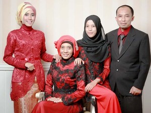 Bapak dan 2 Anaknya Diterima Kuliah di UGM