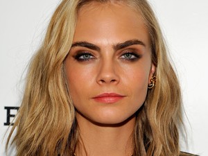 Produk Andalan Cara Delevingne untuk Riasan Alis yang Sempurna