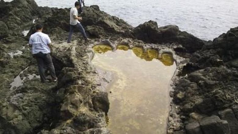 Tapak Kaki Raksasa Telakap kaki Tuan Tapa, Aceh Selatan