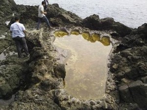 Aneh tapi Nyata, Ada Tapak Kaki Raksasa di Lepas Pantai Aceh