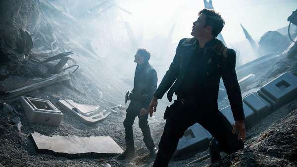 Perang Luar Angkasa di Star Trek Beyond Perang Luar Angkasa di Star Trek Beyond