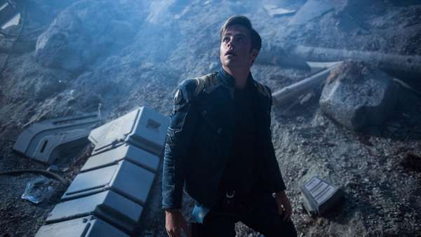 Perang Luar Angkasa di Star Trek Beyond Perang Luar Angkasa di Star Trek Beyond