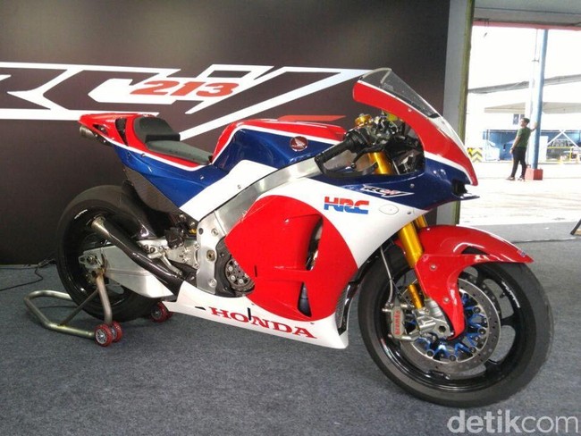 Ngebut Bareng Motor Buas Honda RC213V-S di Sentul