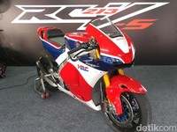 Ngebut Bareng Motor Buas Honda RC213V-S di Sentul