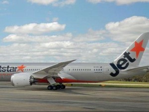 Pesawat Jetstar Putar Balik ke Bali gegara Penumpang Berulah di Udara
