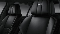BMW menjual mobil ini dengan harga 129.500 euro (sekitar Rp 1,8 miliaran). Pabrikan itu hanya memproduksi 100 unit M5 Competition Edition.