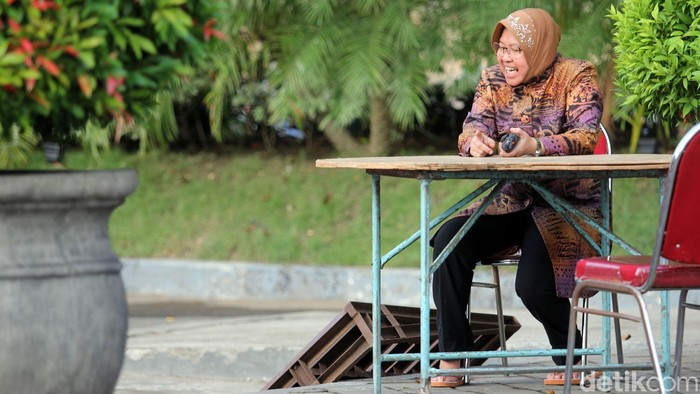 Risma Bosan dengan Pertanyaan Calon Gubernur DKI Jakarta