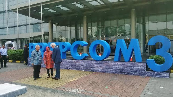 Bendera Merah Putih dan PBB Dikibarkan Jelang Prepcom 3