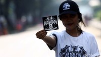 Lewat aksi ini mereka ingin menyerukan untuk bisa berlaku adil dalam segala hal. 