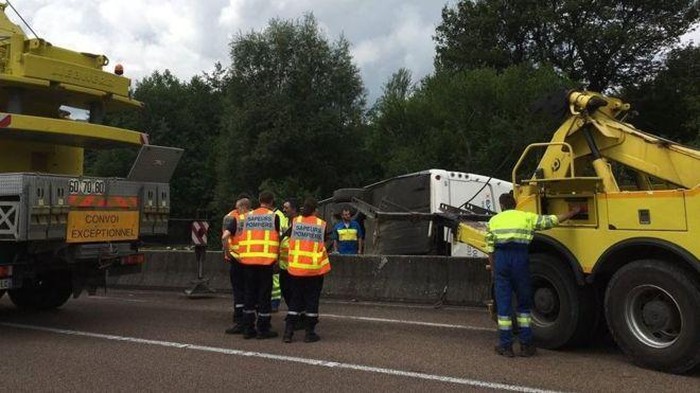 Bus Terbalik di Prancis, 13 Remaja Wales Terluka