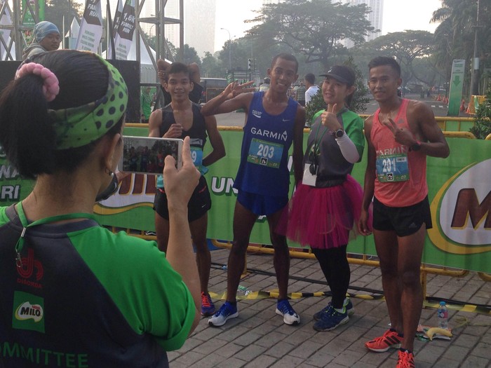 Agus Prayogo: Lari, Menang, Lalu Layani Foto Bareng