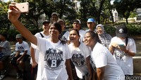 Kawan8 merupakan perkumpulan relawan netizen untuk membela delapan orang korban kasus rekayasa JIS yang mencuat pada 2014 silam, yang menjadi korban ketidak adilan akibat malicious prosecution atau investigasi dengan niat jahat dan tuntutan palsu.