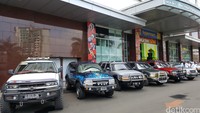 Tampilan muka Jimny yang lebih gahar, dengan konsep modifikasi Alpine Style ini, sepintas mengingatkan kita dengan desain fascia SUV Amerika Serikat, Chevrolet K5 Blazer.  Foto: Blazer Club Indonesia
