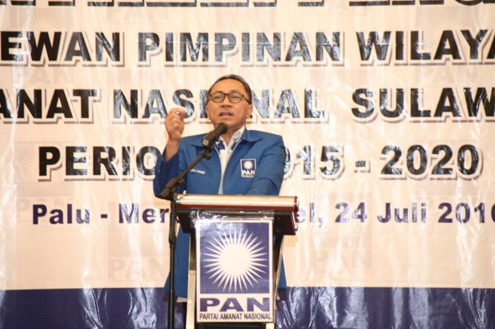 Zulkifli Hasan Lantik Pengurus DPW PAN Sulteng