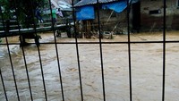 Banjir menerjang Carita. Istimewa/Ahmad Ziaul Fitrahudin.