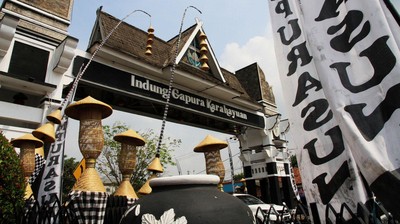 Hiasan Gapura Membuat HUT Purwakarta Semarak
