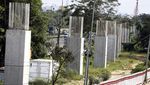 Tiang Pancang LRT Mulai Penuhi Tepi Tol Jagorawi