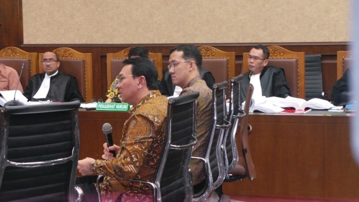 Seriusnya Ahok Mendengar Rekaman Sadapan Telepon Sunny dan Sanusi