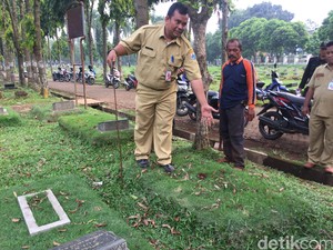 Cerita Petugas TPU Pondok Ranggon Tentang Modus Jual Beli Makam