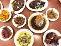 Kulineran di Kampong Glam Bisa Cicip Nasi Ambeng Melayu Sampai Wine 'Halal'