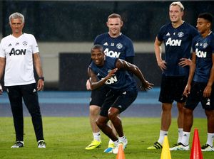 Cuaca Buruk, Laga MU vs City Dibatalkan