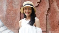 Ririn tersenyum manis saat di depan kamera. Pool/Gus Mun/detikFoto.
