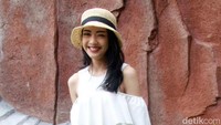 Melihat gayanya, siapa yang menyangka ternyata artis 30 tahun itu telah memiliki dua orang anak? Pool/Gus Mun/detikFoto.