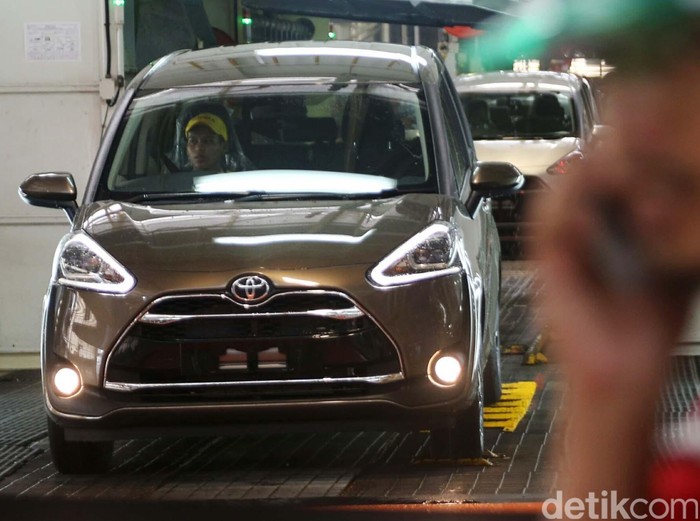 201.000 Mobil Keluar dari Perut Pabrik Toyota Karawang