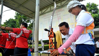 Menpora Tinjau Pelatnas Panahan di Jakarta
