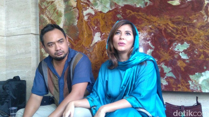 Meisya Siregar dan Bebi Romeo Meisya Siregar dan Bebi Romeo