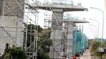 Tiang Pancang LRT Mulai Penuhi Tepi Tol Jagorawi