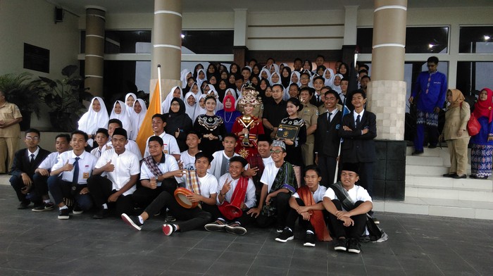 Suka Cita Siswa SMP 2 Pangkalpinang Raih Award Adiwiyata dari Kementerian LHK