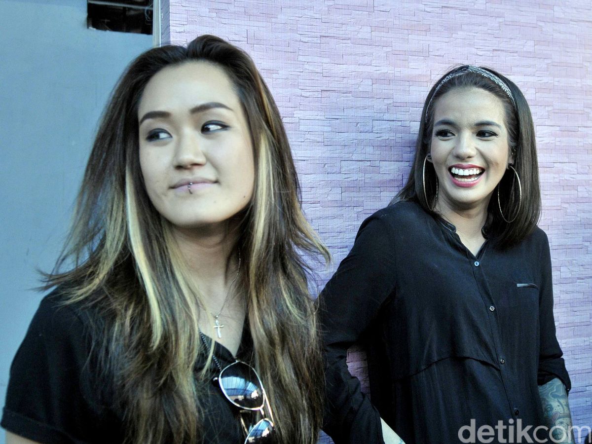 Porno: Keksa Bobo Nevarasini Siqadi