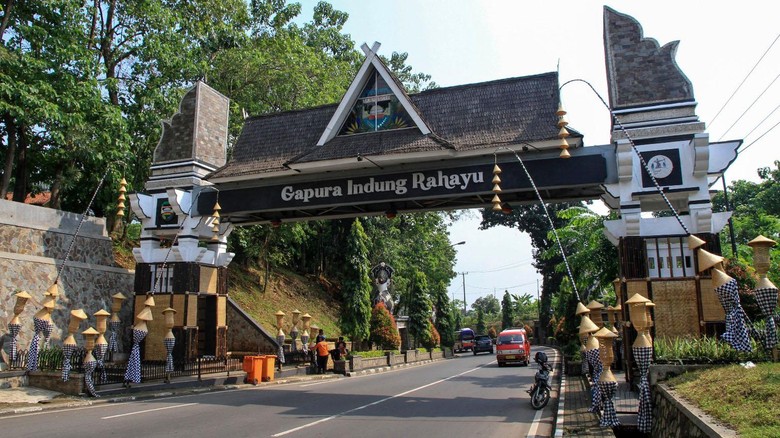 Kapolres Purwakarta Minta Anggotanya Tegur Siswa Bawa Kendaraan ke Sekolah Kapolres Purwakarta Minta Anggotanya Tegur Siswa Bawa Kendaraan ke Sekolah
