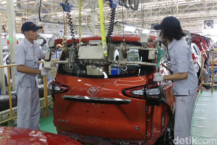 PT. Toyota Motor Manufacturing Indonesia (TMMIN) hari ini resmi melahirkan produk terbaru the All New Sienta dari pabrik Karawang 2.