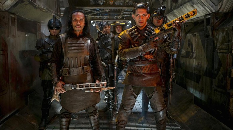 aktor indonesia yang ikut film star wars ini alasan iko uwais cs tak punya adegan laga intens di aktor indonesia yang ikut film star wars ini alasan iko uwais cs tak punya adegan laga intens di