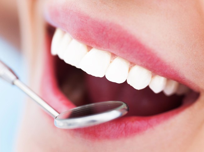 5 Asupan Sehat untuk Gigi Putih dan Cegah Bau Mulut