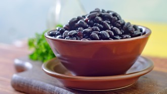 Cegah Demensia Sejak Dini, Coba Rutin Konsumsi 5 Makanan Ini