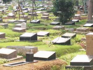 Siapa Calo Makam Fiktif di TPU Jeruk Purut?